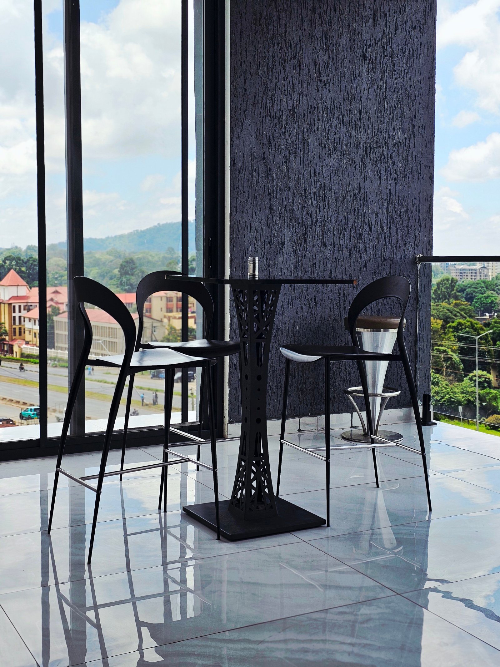 Bar & Restaurant Image 11