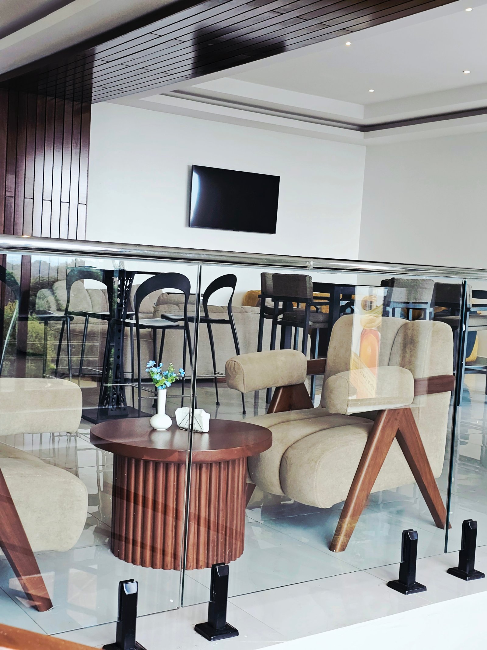 Bar & Restaurant Image 3