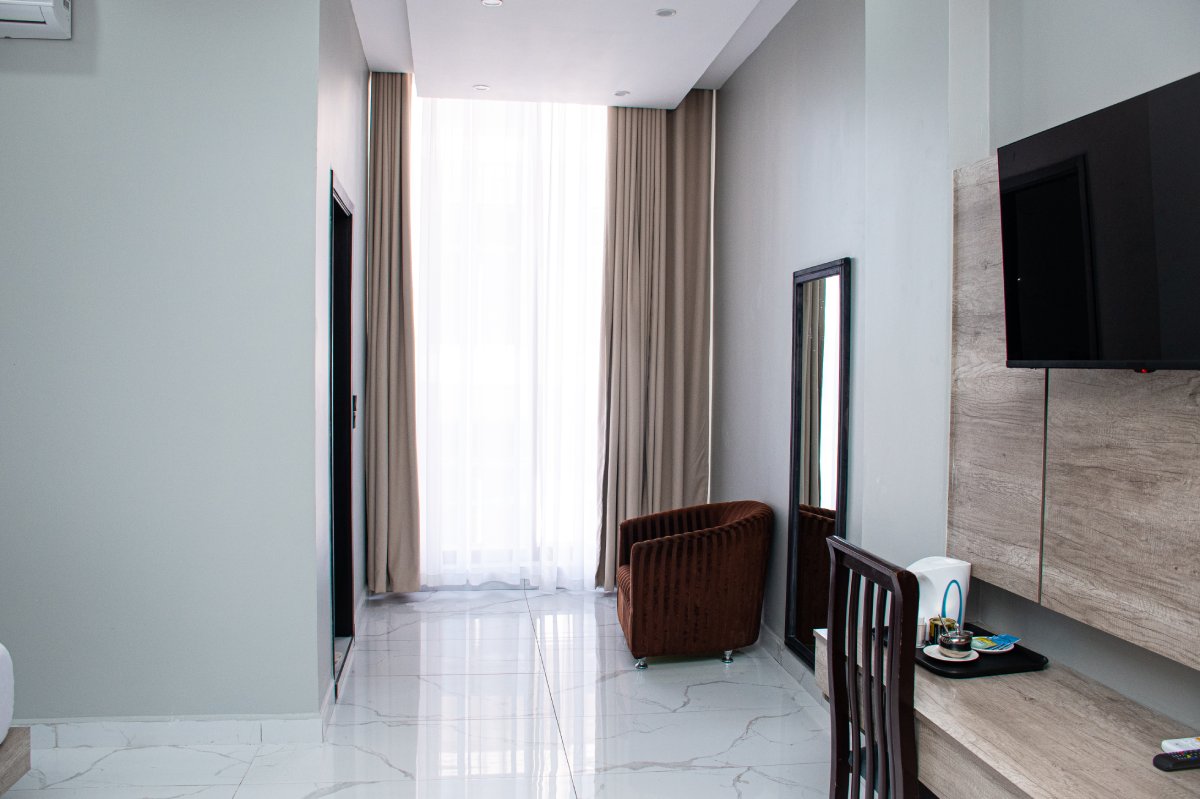 Deluxe Suite Image 1